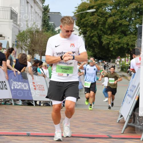 31.08.2025 - 21. Blankeneser Heldenlauf Strokosch-Dieckow http://msf.ph/oto/8654761 31.08.2025 11:02:27 Ziel 3135, 3136, 3406, 3484, 3727 meine-sportfotos.de