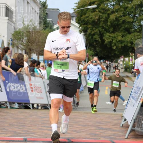 31.08.2025 - 21. Blankeneser Heldenlauf Strokosch-Dieckow http://msf.ph/oto/8654770 31.08.2025 11:02:27 Ziel 3135, 3136, 3406, 3484, 3727 meine-sportfotos.de