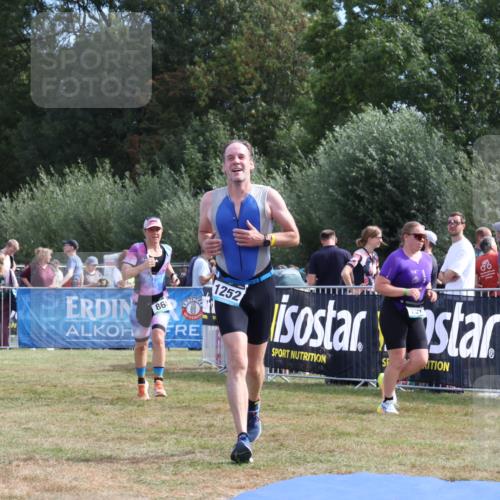 31.08.2025 - Elbe Triathlon Hamburg Strokosch-Dieckow http://msf.ph/oto/8654778 31.08.2025 11:41:37 Ziel 868, 903, 1252, 1289 meine-sportfotos.de