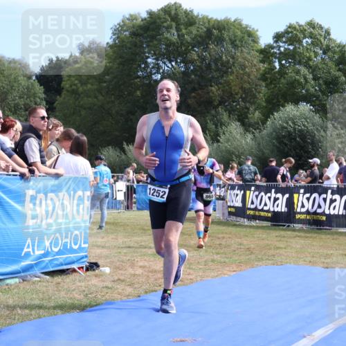 31.08.2025 - Elbe Triathlon Hamburg Strokosch-Dieckow http://msf.ph/oto/8654787 31.08.2025 11:41:39 Ziel 868, 903, 1252, 1289 meine-sportfotos.de