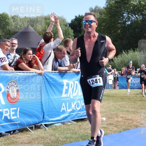 31.08.2025 - Elbe Triathlon Hamburg Strokosch-Dieckow http://msf.ph/oto/8654811 31.08.2025 11:42:09 Ziel 399, 803, 1241, 1600 meine-sportfotos.de