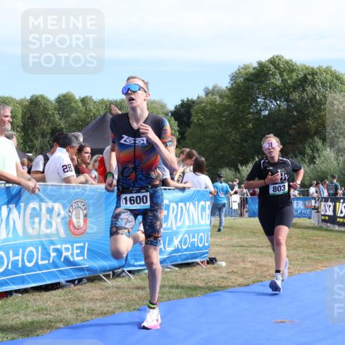 31.08.2025 - Elbe Triathlon Hamburg Strokosch-Dieckow http://msf.ph/oto/8654820 31.08.2025 11:42:14 Ziel 399, 803, 1241, 1600 meine-sportfotos.de