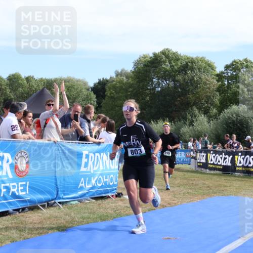 31.08.2025 - Elbe Triathlon Hamburg Strokosch-Dieckow http://msf.ph/oto/8654821 31.08.2025 11:42:14 Ziel 399, 803, 1241, 1600 meine-sportfotos.de