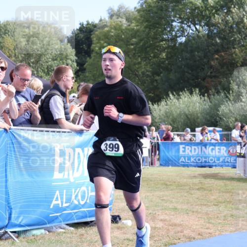 31.08.2025 - Elbe Triathlon Hamburg Strokosch-Dieckow http://msf.ph/oto/8654828 31.08.2025 11:42:16 Ziel 399, 803, 1600 meine-sportfotos.de
