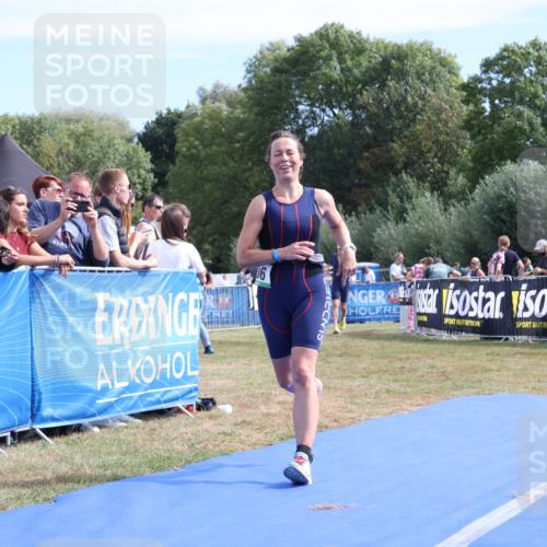 31.08.2025 - Elbe Triathlon Hamburg Strokosch-Dieckow http://msf.ph/oto/8654831 31.08.2025 11:42:29 Ziel 825, 906, 1292 meine-sportfotos.de