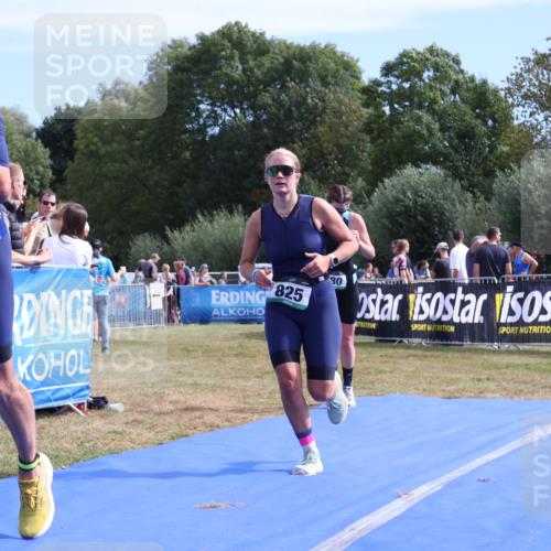 31.08.2025 - Elbe Triathlon Hamburg Strokosch-Dieckow http://msf.ph/oto/8654851 31.08.2025 11:42:37 Ziel 825, 880, 1292 meine-sportfotos.de