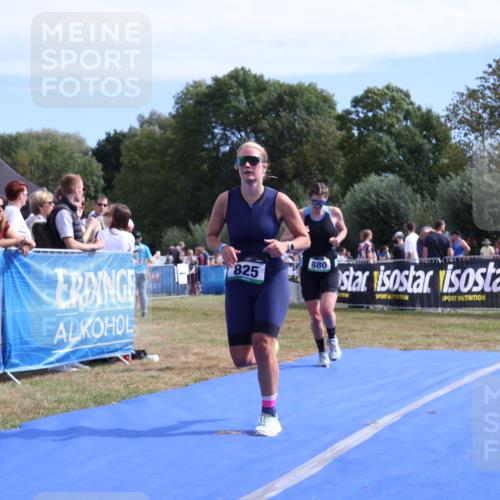 31.08.2025 - Elbe Triathlon Hamburg Strokosch-Dieckow http://msf.ph/oto/8654852 31.08.2025 11:42:38 Ziel 825, 880, 1292 meine-sportfotos.de