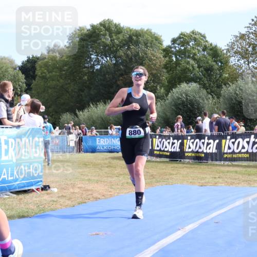 31.08.2025 - Elbe Triathlon Hamburg Strokosch-Dieckow http://msf.ph/oto/8654854 31.08.2025 11:42:39 Ziel 825, 880, 1292 meine-sportfotos.de