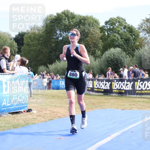 31.08.2025 - Elbe Triathlon Hamburg Strokosch-Dieckow http://msf.ph/oto/8654855 31.08.2025 11:42:39 Ziel 825, 880, 1292 meine-sportfotos.de