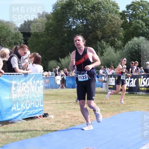 31.08.2025 - Elbe Triathlon Hamburg Strokosch-Dieckow http://msf.ph/oto/8654861 31.08.2025 11:42:48 Ziel 896, 1122, 1318 meine-sportfotos.de