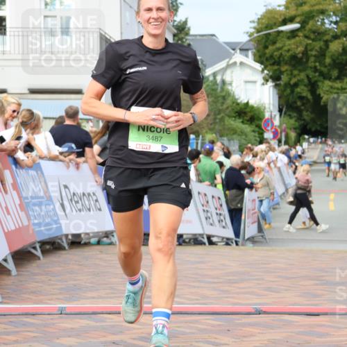 31.08.2025 - 21. Blankeneser Heldenlauf Strokosch-Dieckow http://msf.ph/oto/8654863 31.08.2025 11:02:47 Ziel 3487, 3714 meine-sportfotos.de