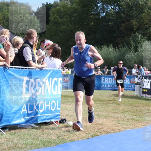 31.08.2025 - Elbe Triathlon Hamburg Strokosch-Dieckow http://msf.ph/oto/8654867 31.08.2025 11:42:50 Ziel 896, 1122, 1318 meine-sportfotos.de