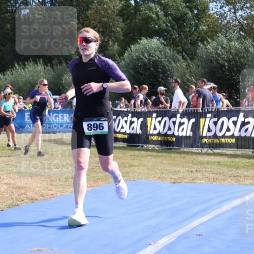 31.08.2025 - Elbe Triathlon Hamburg Strokosch-Dieckow http://msf.ph/oto/8654887 31.08.2025 11:42:55 Ziel 896, 911, 1318 meine-sportfotos.de