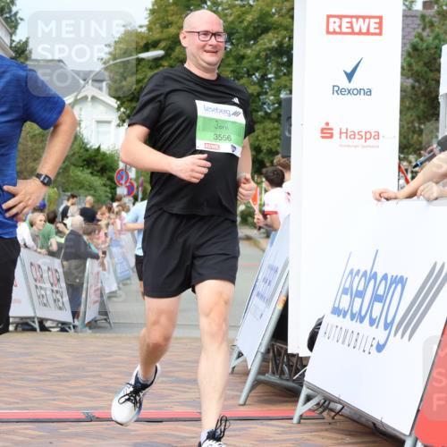 31.08.2025 - 21. Blankeneser Heldenlauf Strokosch-Dieckow http://msf.ph/oto/8654901 31.08.2025 11:02:06 Ziel 3587, 3471, 3556 meine-sportfotos.de