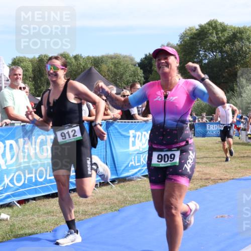 31.08.2025 - Elbe Triathlon Hamburg Strokosch-Dieckow http://msf.ph/oto/8654905 31.08.2025 11:43:15 Ziel 606, 909, 912, 1234, 1313, 1607 meine-sportfotos.de