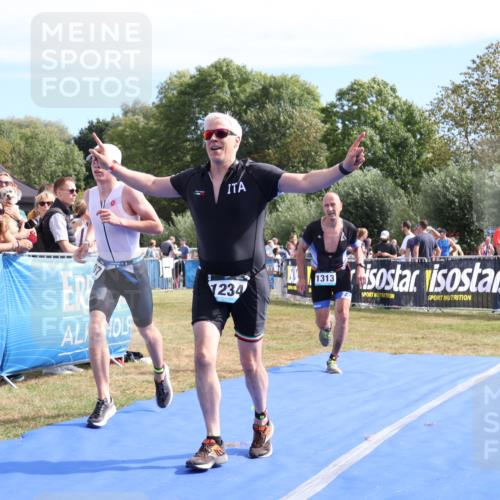 31.08.2025 - Elbe Triathlon Hamburg Strokosch-Dieckow http://msf.ph/oto/8654913 31.08.2025 11:43:17 Ziel 606, 909, 912, 1234, 1313, 1607 meine-sportfotos.de