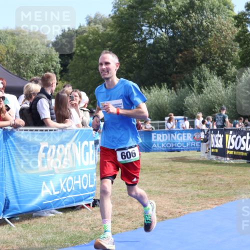 31.08.2025 - Elbe Triathlon Hamburg Strokosch-Dieckow http://msf.ph/oto/8654919 31.08.2025 11:43:23 Ziel 606, 1313, 1322 meine-sportfotos.de
