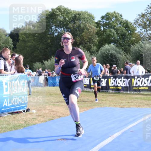 31.08.2025 - Elbe Triathlon Hamburg Strokosch-Dieckow http://msf.ph/oto/8654969 31.08.2025 11:44:10 Ziel 322, 748, 1256 meine-sportfotos.de