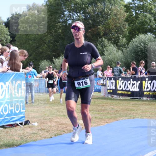 31.08.2025 - Elbe Triathlon Hamburg Strokosch-Dieckow http://msf.ph/oto/8655007 31.08.2025 11:44:26 Ziel 537, 916, 1191 meine-sportfotos.de