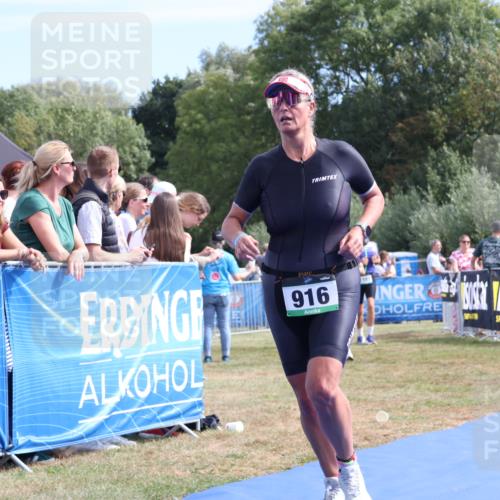 31.08.2025 - Elbe Triathlon Hamburg Strokosch-Dieckow http://msf.ph/oto/8655008 31.08.2025 11:44:26 Ziel 537, 916, 1191 meine-sportfotos.de
