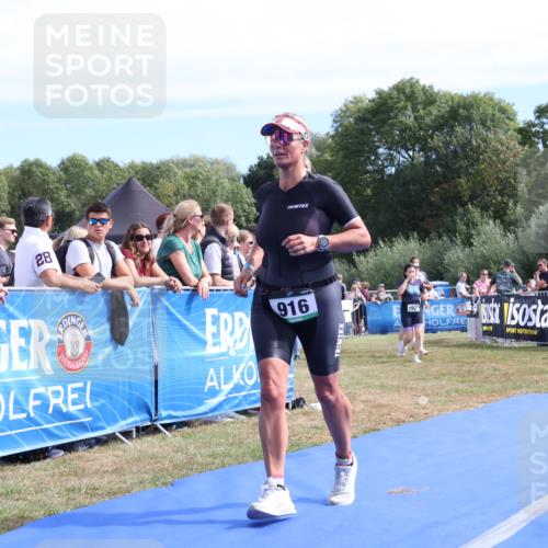 31.08.2025 - Elbe Triathlon Hamburg Strokosch-Dieckow http://msf.ph/oto/8655011 31.08.2025 11:44:26 Ziel 537, 916, 1191 meine-sportfotos.de