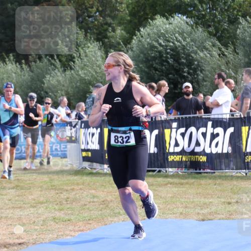 31.08.2025 - Elbe Triathlon Hamburg Strokosch-Dieckow http://msf.ph/oto/8655048 31.08.2025 11:44:46 Ziel 701, 832, 1178, 1251, 1338, 1418 meine-sportfotos.de