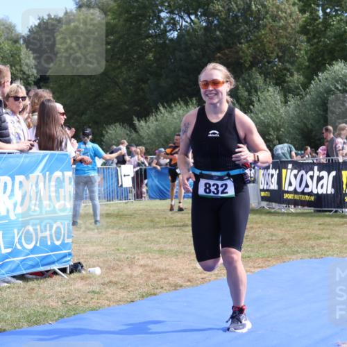 31.08.2025 - Elbe Triathlon Hamburg Strokosch-Dieckow http://msf.ph/oto/8655053 31.08.2025 11:44:47 Ziel 701, 832, 1178, 1251, 1338, 1418 meine-sportfotos.de