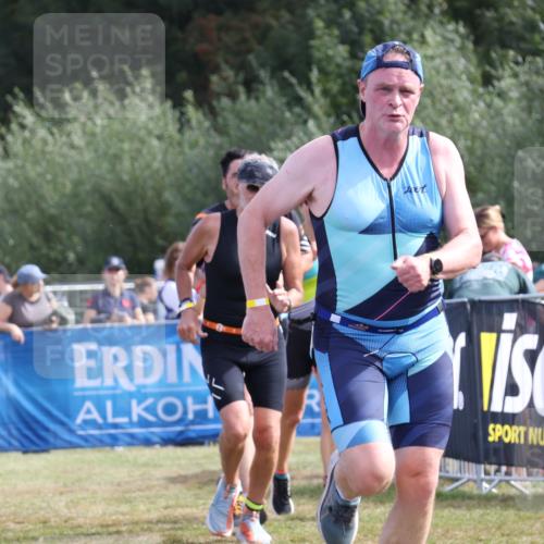 31.08.2025 - Elbe Triathlon Hamburg Strokosch-Dieckow http://msf.ph/oto/8655058 31.08.2025 11:44:49 Ziel 832, 1178, 1251, 1338, 1418 meine-sportfotos.de