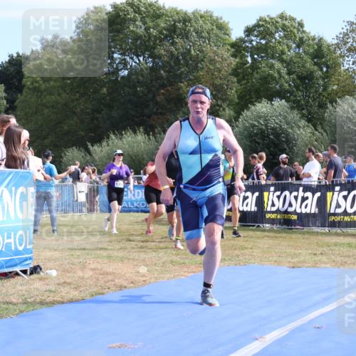 31.08.2025 - Elbe Triathlon Hamburg Strokosch-Dieckow http://msf.ph/oto/8655064 31.08.2025 11:44:51 Ziel 832, 1178, 1251, 1338, 1418 meine-sportfotos.de