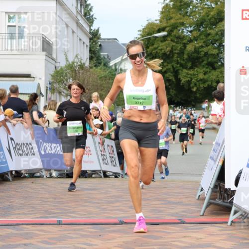 31.08.2025 - 21. Blankeneser Heldenlauf Strokosch-Dieckow http://msf.ph/oto/8655124 31.08.2025 11:01:34 Ziel 3082, 3298, 3276, 3712 meine-sportfotos.de