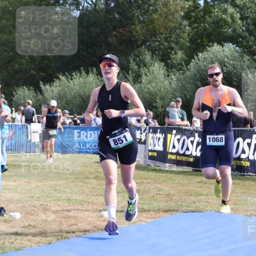 31.08.2025 - Elbe Triathlon Hamburg Strokosch-Dieckow http://msf.ph/oto/8655166 31.08.2025 11:45:28 Ziel 740, 851, 888, 1068 meine-sportfotos.de