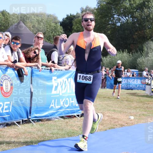 31.08.2025 - Elbe Triathlon Hamburg Strokosch-Dieckow http://msf.ph/oto/8655177 31.08.2025 11:45:30 Ziel 740, 851, 1068 meine-sportfotos.de