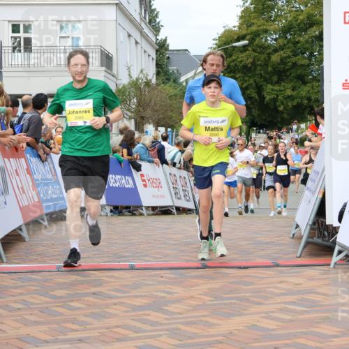 31.08.2025 - 21. Blankeneser Heldenlauf Strokosch-Dieckow http://msf.ph/oto/8655201 31.08.2025 10:34:34 Ziel 2110, 2668, 2090, 2083 meine-sportfotos.de