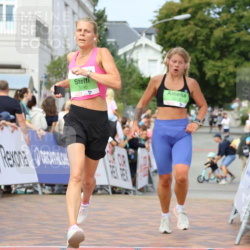 31.08.2025 - 21. Blankeneser Heldenlauf Strokosch-Dieckow http://msf.ph/oto/8655247 31.08.2025 11:00:51 Ziel 3436, 3218, 3190 meine-sportfotos.de