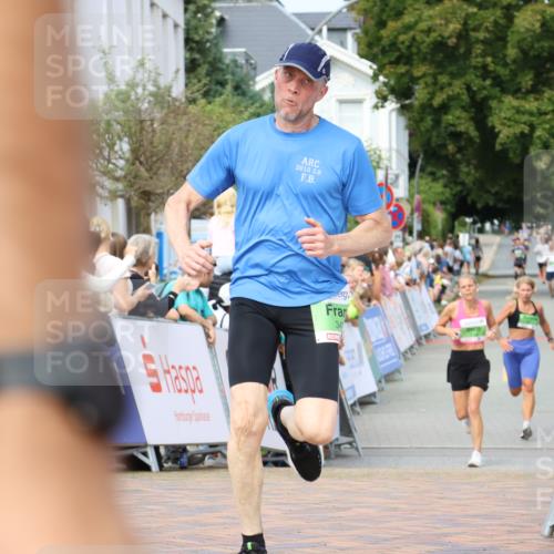 31.08.2025 - 21. Blankeneser Heldenlauf Strokosch-Dieckow http://msf.ph/oto/8655276 31.08.2025 11:00:46 Ziel 3480, 3436, 3468, 3469 meine-sportfotos.de