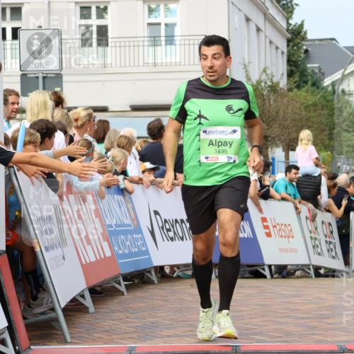 31.08.2025 - 21. Blankeneser Heldenlauf Strokosch-Dieckow http://msf.ph/oto/8655308 31.08.2025 11:00:35 Ziel 3480, 3435, 3235, 3468, 3469 meine-sportfotos.de