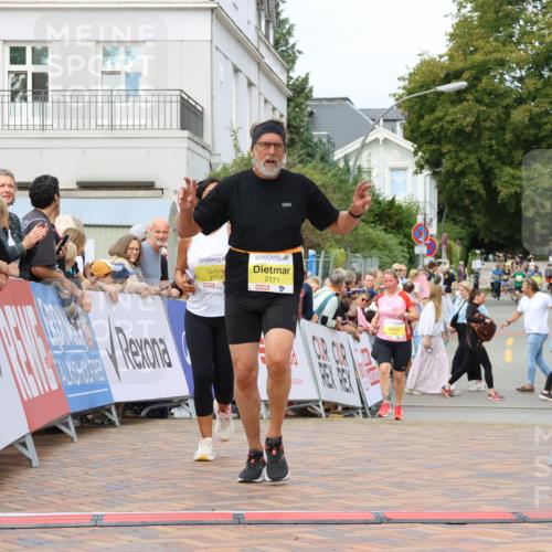 31.08.2025 - 21. Blankeneser Heldenlauf Strokosch-Dieckow http://msf.ph/oto/8655322 31.08.2025 10:34:07 Ziel 2378, 2563, 2724, 2120, 2171 meine-sportfotos.de