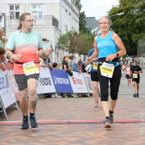 31.08.2025 - 21. Blankeneser Heldenlauf Strokosch-Dieckow http://msf.ph/oto/8655331 31.08.2025 10:34:02 Ziel 2378, 2563, 2120 meine-sportfotos.de