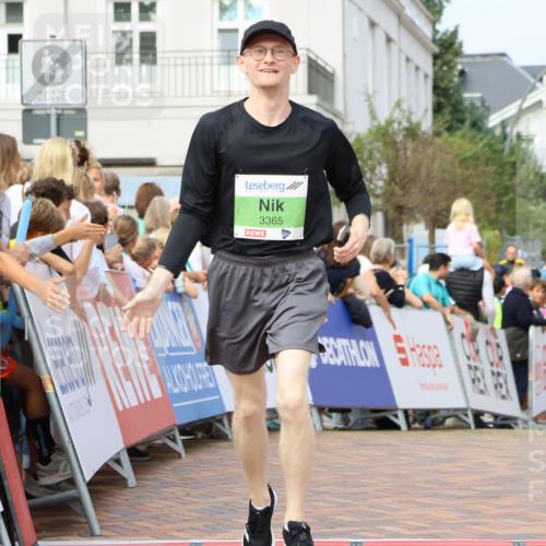 31.08.2025 - 21. Blankeneser Heldenlauf Strokosch-Dieckow http://msf.ph/oto/8655338 31.08.2025 11:00:27 Ziel 3365, 3713 meine-sportfotos.de