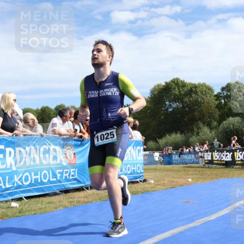 31.08.2025 - Elbe Triathlon Hamburg Strokosch-Dieckow http://msf.ph/oto/8655364 31.08.2025 11:47:38 Ziel 1025 meine-sportfotos.de