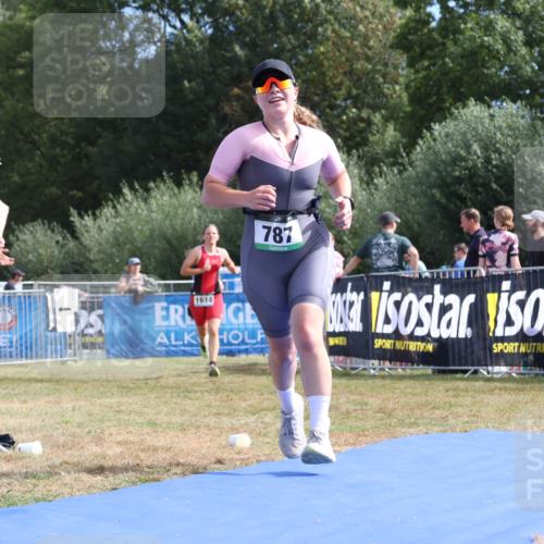 31.08.2025 - Elbe Triathlon Hamburg Strokosch-Dieckow http://msf.ph/oto/8655383 31.08.2025 11:48:21 Ziel 762, 787, 1614 meine-sportfotos.de