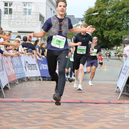 31.08.2025 - 21. Blankeneser Heldenlauf Strokosch-Dieckow http://msf.ph/oto/8655483 31.08.2025 11:00:09 Ziel 3162, 3247, 3691, 3660, 3655, 3664, 3431 meine-sportfotos.de