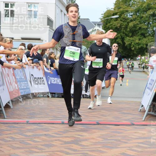 31.08.2025 - 21. Blankeneser Heldenlauf Strokosch-Dieckow http://msf.ph/oto/8655487 31.08.2025 11:00:09 Ziel 3162, 3247, 3691, 3660, 3655, 3664, 3431 meine-sportfotos.de