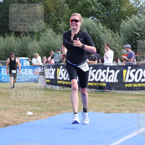 31.08.2025 - Elbe Triathlon Hamburg Strokosch-Dieckow http://msf.ph/oto/8655511 31.08.2025 11:51:20 Ziel 902 meine-sportfotos.de