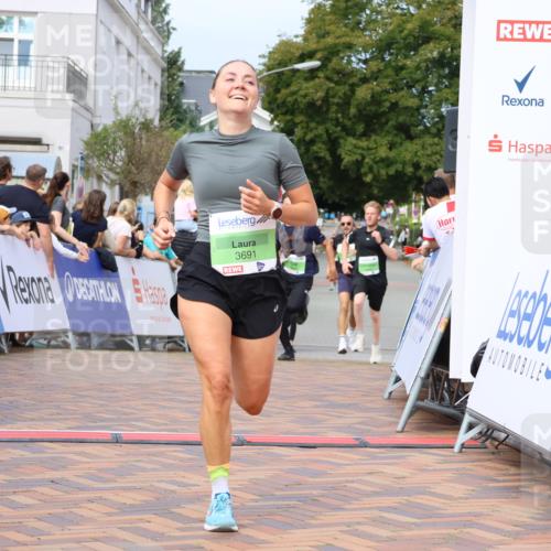 31.08.2025 - 21. Blankeneser Heldenlauf Strokosch-Dieckow http://msf.ph/oto/8655520 31.08.2025 11:00:07 Ziel 3162, 3247, 3691, 3660, 3655, 3664 meine-sportfotos.de