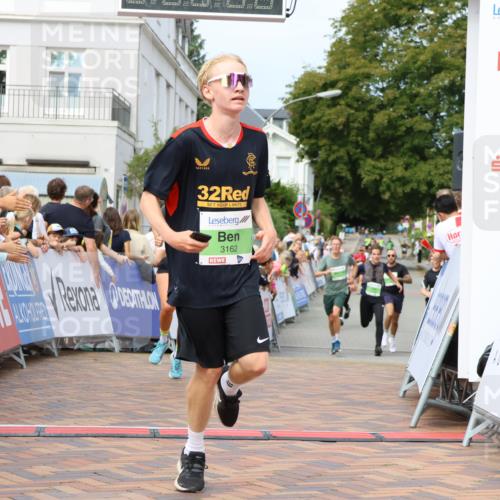 31.08.2025 - 21. Blankeneser Heldenlauf Strokosch-Dieckow http://msf.ph/oto/8655539 31.08.2025 11:00:06 Ziel 3162, 3624, 3691, 3655, 3664 meine-sportfotos.de