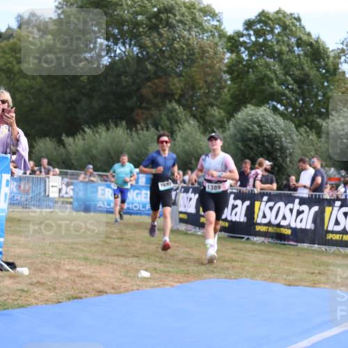 31.08.2025 - Elbe Triathlon Hamburg Strokosch-Dieckow http://msf.ph/oto/8655559 31.08.2025 11:51:47 Ziel 1300, 1389, 1390, 1436, 1592 meine-sportfotos.de