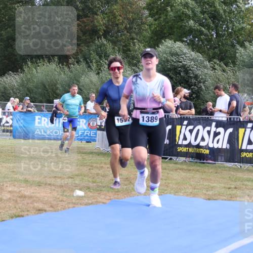 31.08.2025 - Elbe Triathlon Hamburg Strokosch-Dieckow http://msf.ph/oto/8655563 31.08.2025 11:51:48 Ziel 1300, 1389, 1390, 1436, 1592 meine-sportfotos.de