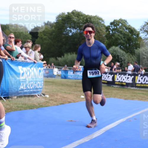 31.08.2025 - Elbe Triathlon Hamburg Strokosch-Dieckow http://msf.ph/oto/8655573 31.08.2025 11:51:50 Ziel 1300, 1389, 1390, 1592 meine-sportfotos.de