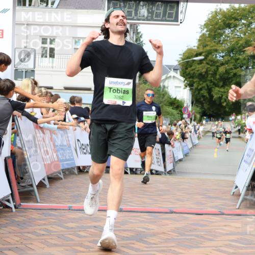 31.08.2025 - 21. Blankeneser Heldenlauf Strokosch-Dieckow http://msf.ph/oto/8655588 31.08.2025 10:59:57 Ziel 3624, 3262, 3438 meine-sportfotos.de